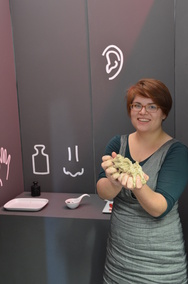 Angelika Schaefer gibt Schmerzen Farbe und Form.