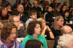 Prek&auml;re Arbeitsverh&auml;ltnisse in der Sozialen Arbeit?