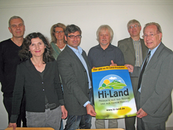 v.l.n.r.: Dipl.-Des. Paul Kunofski , Prof. Marion Lidolt, Prof. Nicole Simon (HAWK), Christos Bitzio