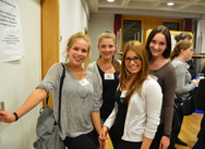 Die Sch&uuml;lerinnen Sonja Zeh, Le&aacute; Buchholz, Beyhan Vurgun und Milena Zahlmann