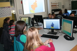 M&auml;dchen am Zukunftstag im CAD-Labor 