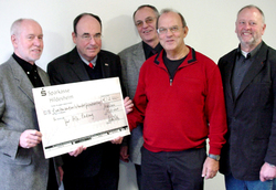 Spenden&uuml;bergabe an der HAWK: (v.l.n.r.) Prof. Dr. Manfred Ringkamp (HAWK), Prof. Dr. Dr. h.c. M