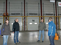 Studierende besichtigen Spedition Kr&uuml;ger